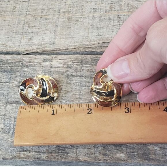 VINTAGE ENAMEL SWIRL Clip-On Earrings - Picture 6 of 6